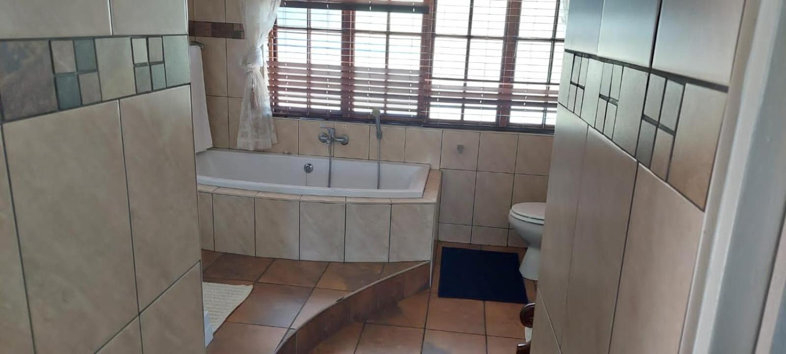 12 On Vaal Drive Guesthouse Vanderbijlpark Eksteriør billede