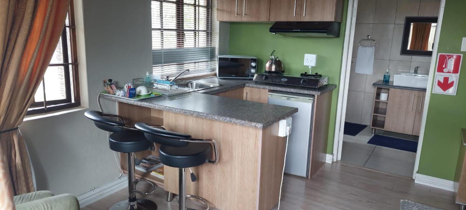 12 On Vaal Drive Guesthouse Vanderbijlpark Eksteriør billede