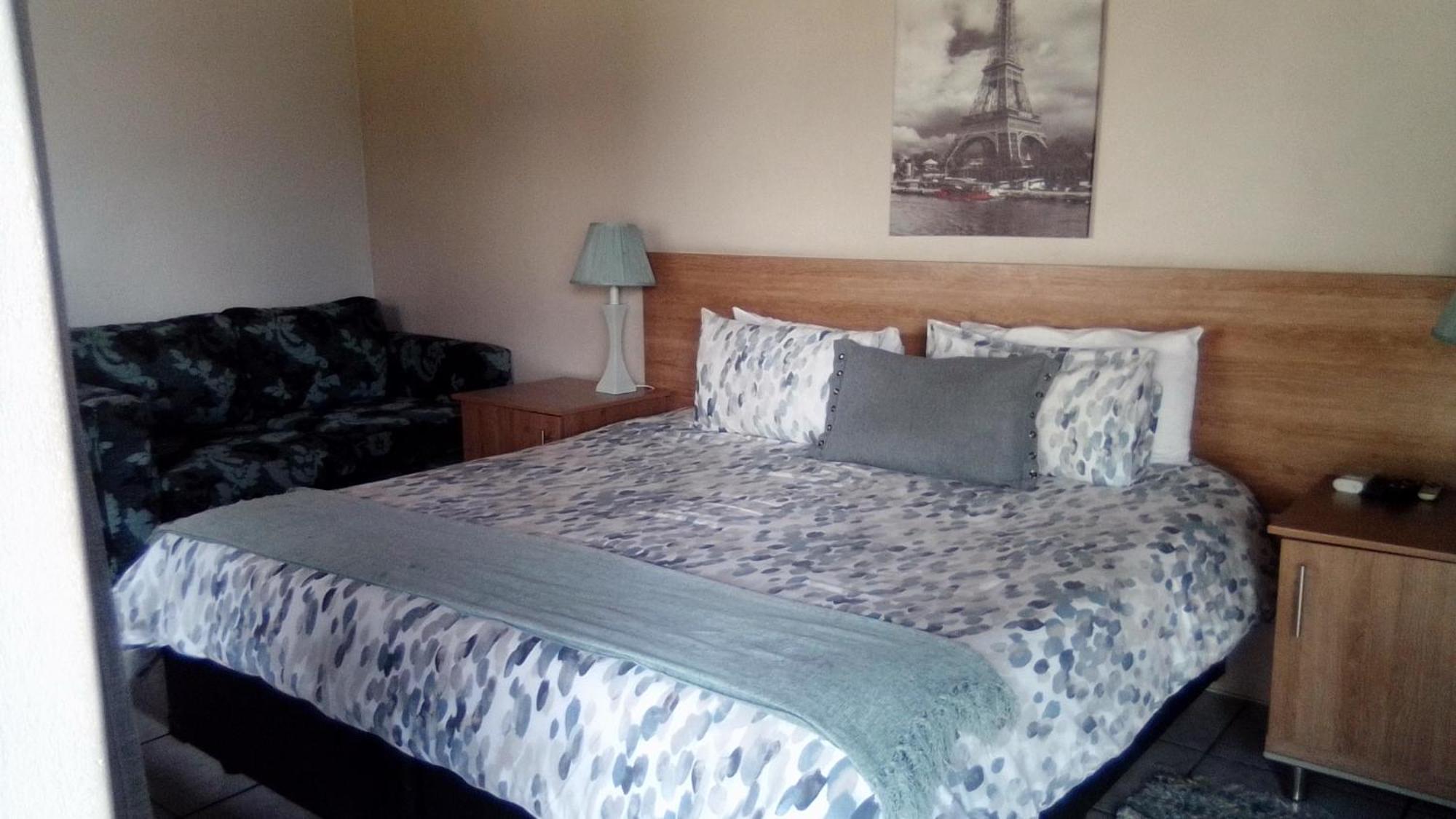 12 On Vaal Drive Guesthouse Vanderbijlpark Eksteriør billede