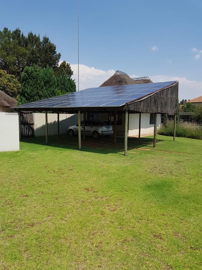 12 On Vaal Drive Guesthouse Vanderbijlpark Eksteriør billede