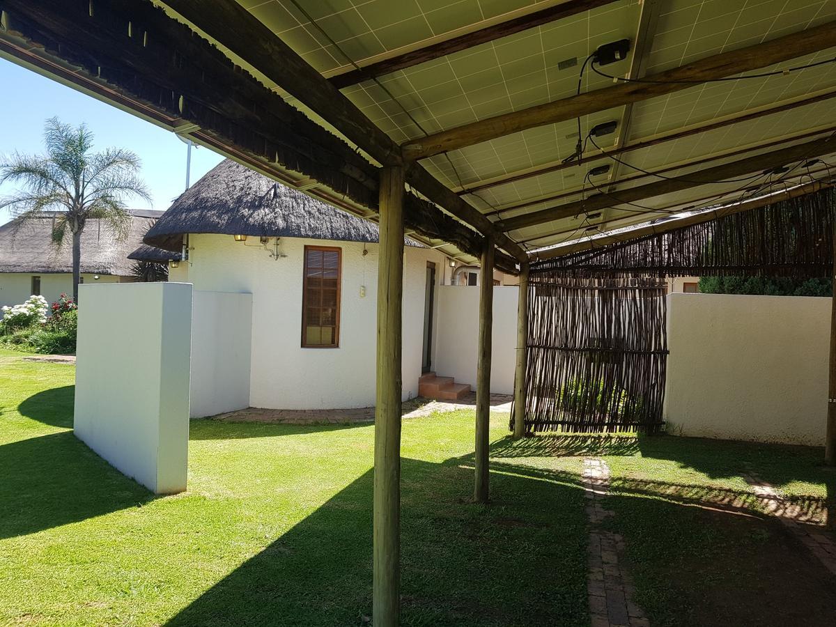 12 On Vaal Drive Guesthouse Vanderbijlpark Eksteriør billede