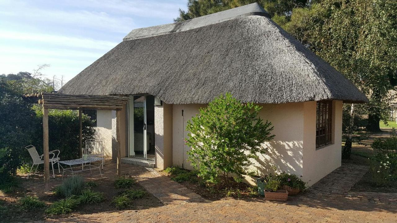 12 On Vaal Drive Guesthouse Vanderbijlpark Eksteriør billede